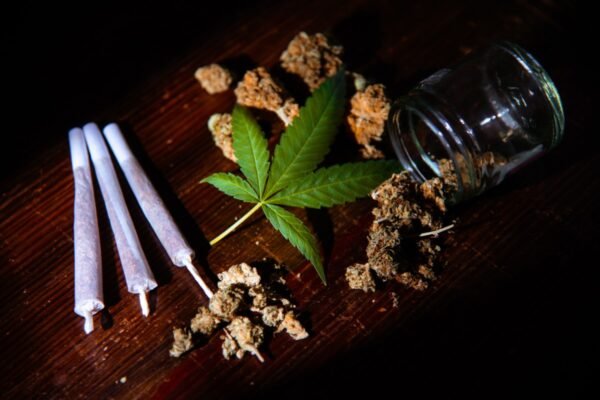 Street Weed vs Online Cannabis in Madrid